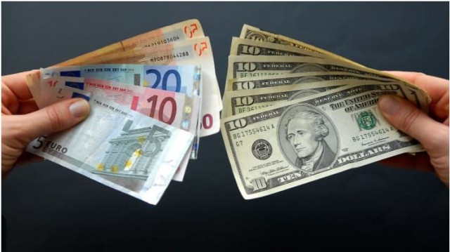 dollar euro-QIkuabIugy.JPG